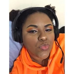 Meet your Posher, Christine